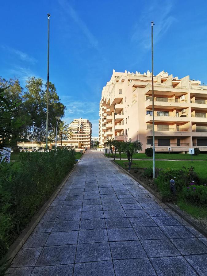 Logement Terrain De Tennis/Piscine 800M De La Mer Portimao Luaran gambar